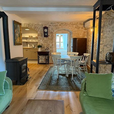 Villa Di Piazza Višnjan Exteriör bild