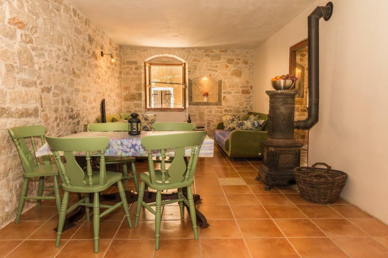 Villa Di Piazza Višnjan Exteriör bild